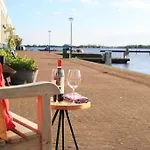 Luxury Harbour With Private Parking *