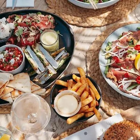 Luxury Harbour With Private Parking