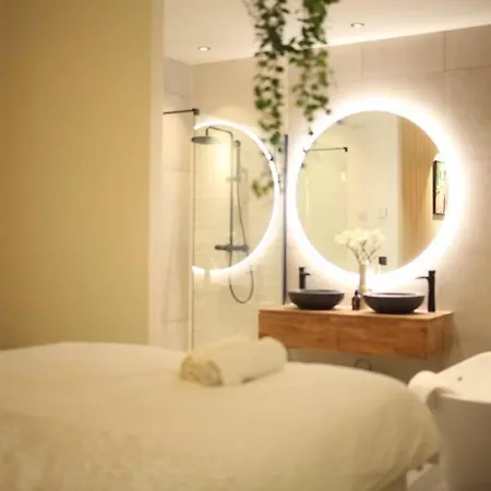 Luxury Harbour With Free Parking Apartment